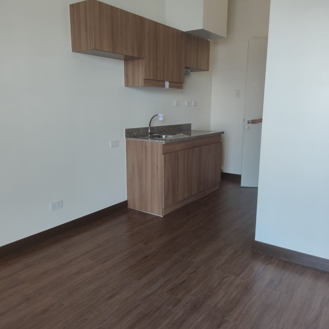 ASTRA TOWER PRISMA RESIDENCES 1 BR FOR SALE WITH INCOME - Image 5 of 5