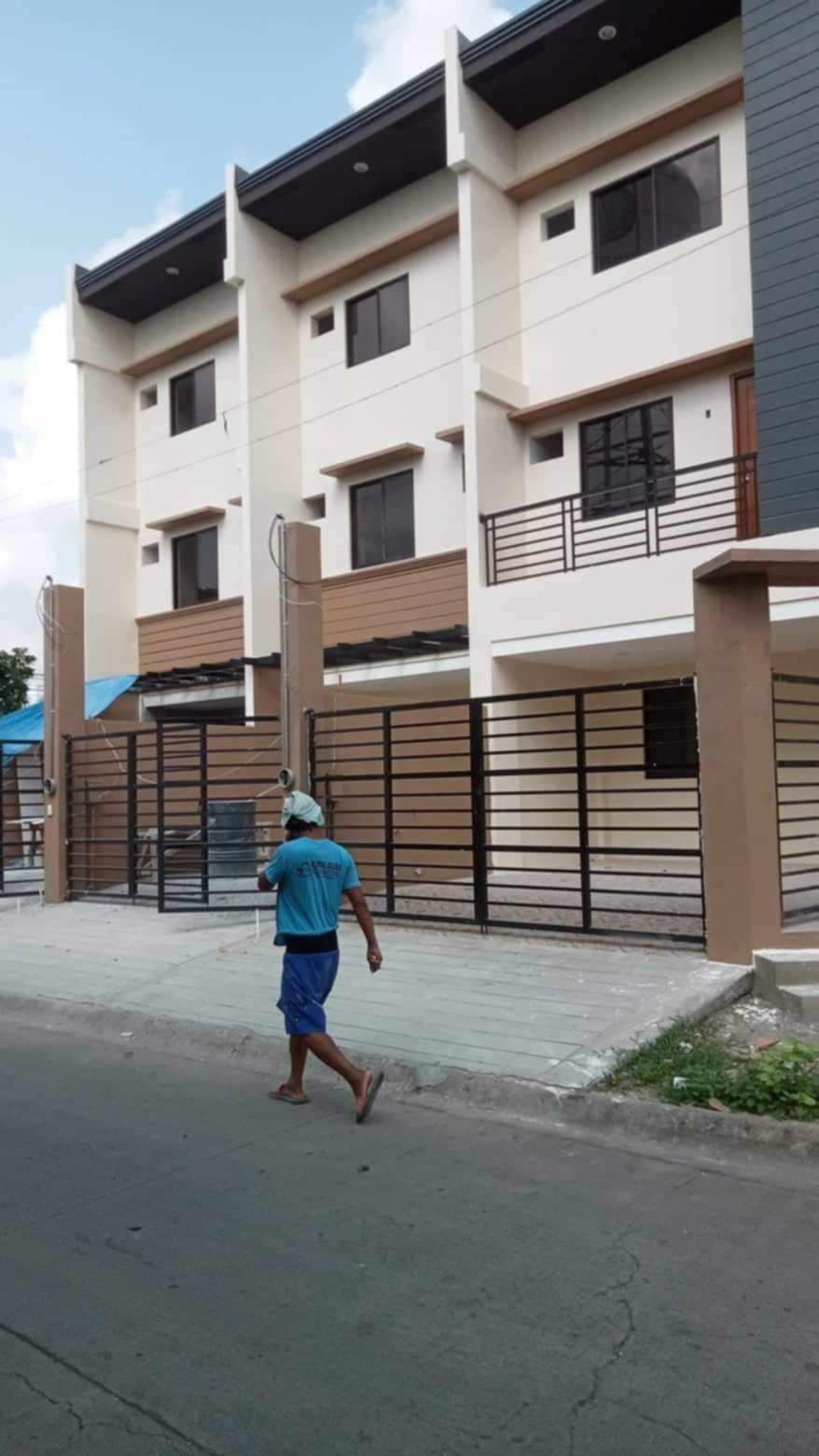BRAND NEW TOWNHOUSES FOR SALE KATARUNGAN VILLAGE, MUNTINLUPA CITY — photo 2 of 3